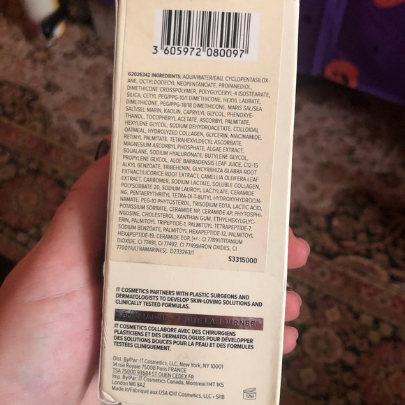 It Cosmetics Full Coverage Foundation - Picture 7 of 7